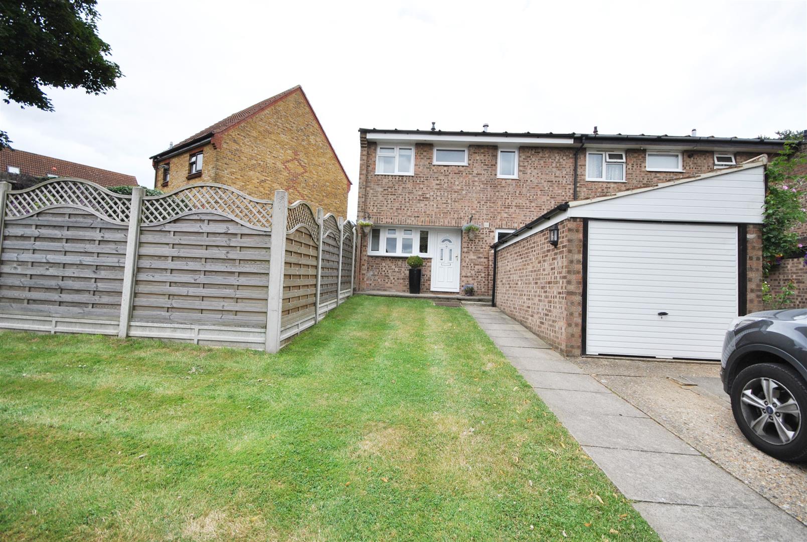 3 Bedrooms, House - End Terrace
